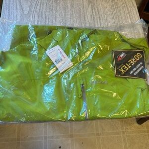 Men’s Green Marmot Rain Jacket Never Been Worn